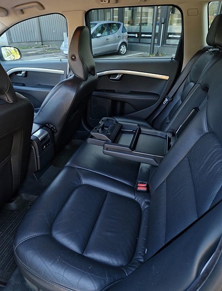 Volvo V70 22 of 25