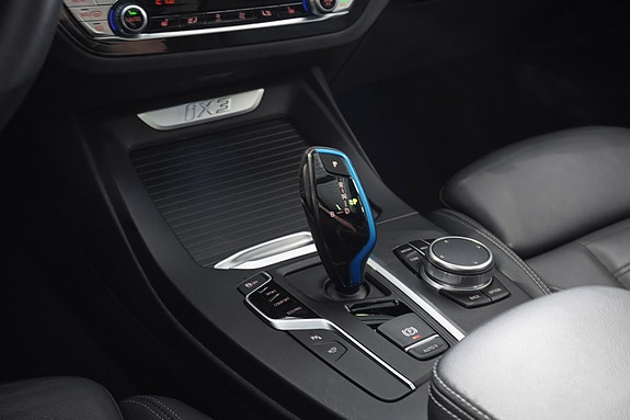 BMW iX3 25 of 30
