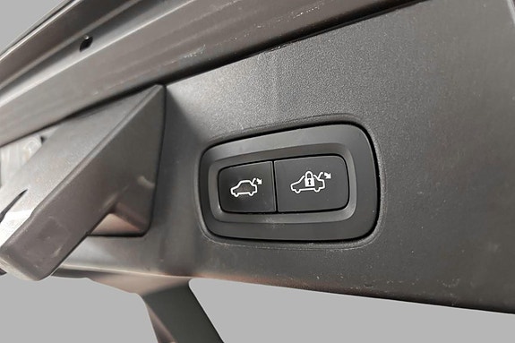 Volvo V90 Cross Country 16 of 18