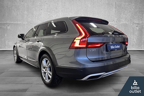 Volvo V90 Cross Country 4 of 18