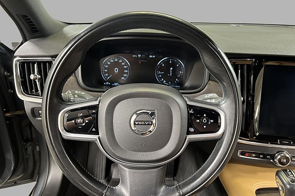 Volvo V90 Cross Country 10 of 18