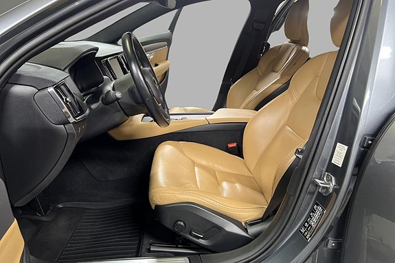 Volvo V90 Cross Country 9 of 18