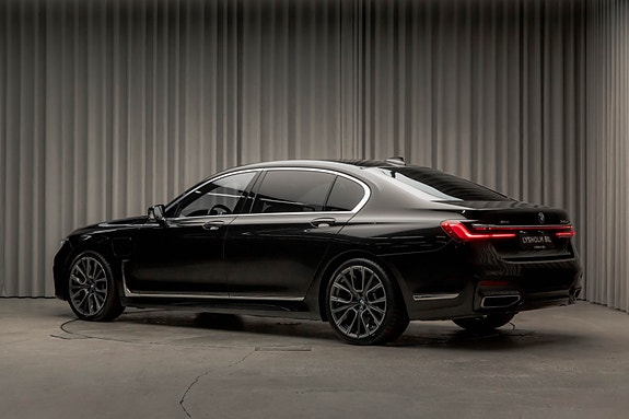 BMW 745Le 11 of 30
