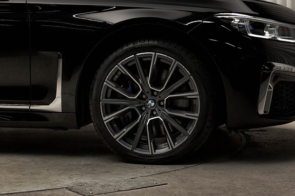 BMW 745Le 7 of 30