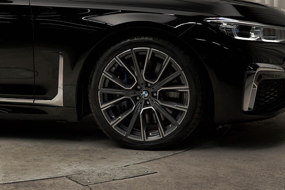 BMW 745Le 6 of 30