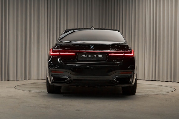 BMW 745Le 15 of 30