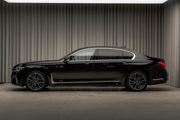 BMW 745Le 10 of 30