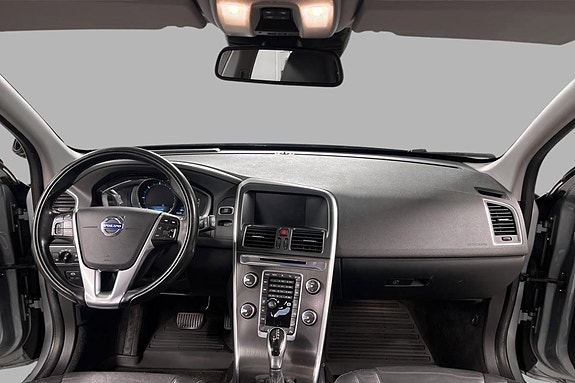 Volvo XC60 11 of 30