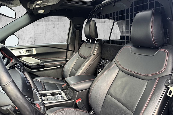 Ford Explorer 10 of 19