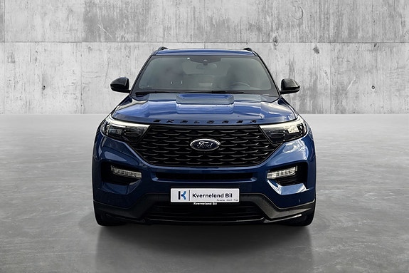 Ford Explorer 2 of 19