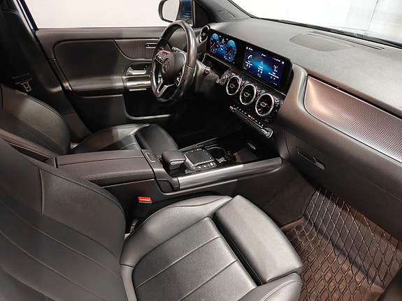 Mercedes-Benz GLA250 e 9 of 13