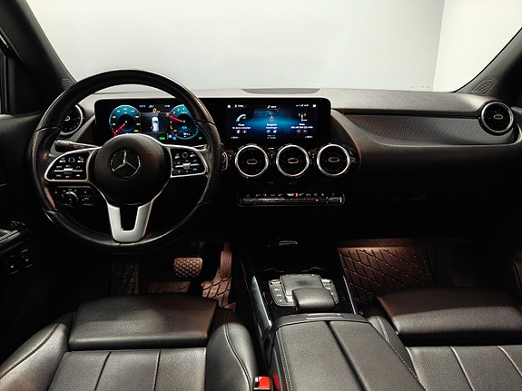 Mercedes-Benz GLA250 e 7 of 13