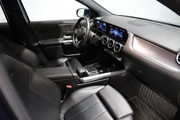 Mercedes-Benz GLA250 e 8 of 13