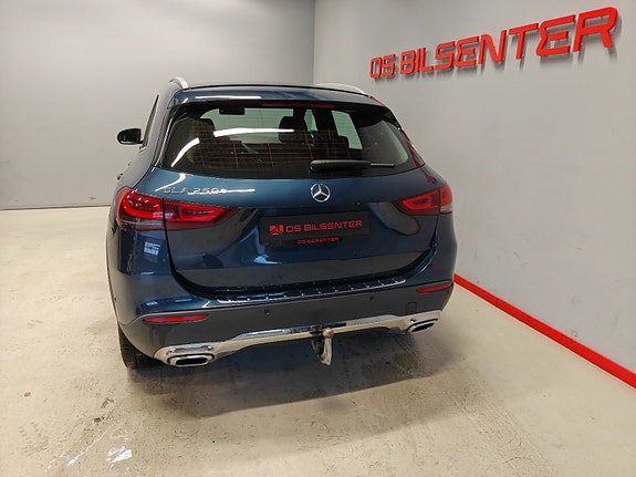 Mercedes-Benz GLA250 e 5 of 13