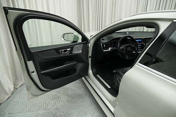 Volvo V60 25 of 30