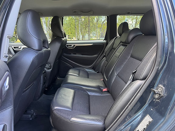 Volvo V70 12 of 23