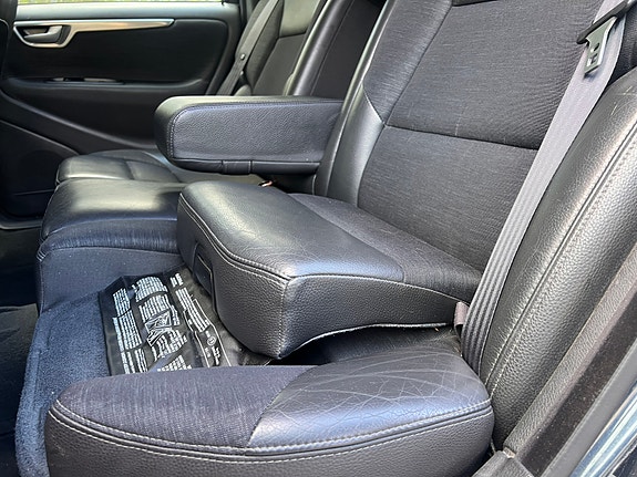 Volvo V70 14 of 23