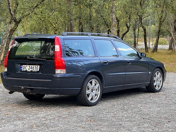 Volvo V70 5 of 23