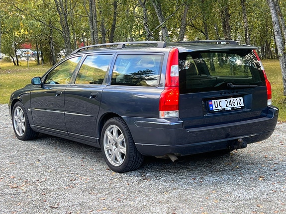 Volvo V70 6 of 23