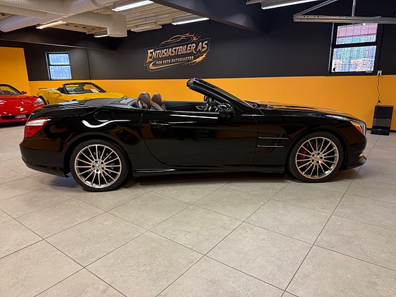 Mercedes-Benz SL550 3 of 27