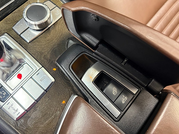 Mercedes-Benz SL550 23 of 27