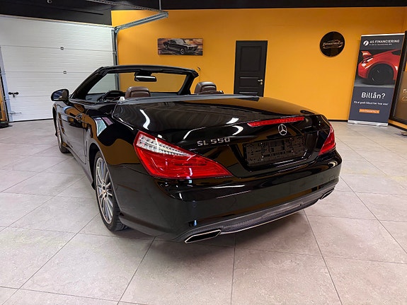 Mercedes-Benz SL550 5 of 27