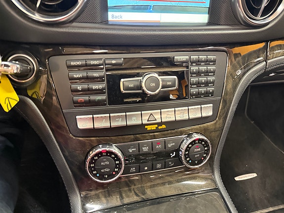 Mercedes-Benz SL550 12 of 27