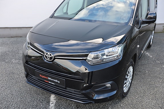 Toyota Proace City 2 of 30