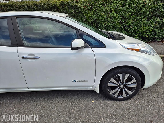 Nissan Leaf 4 of 23