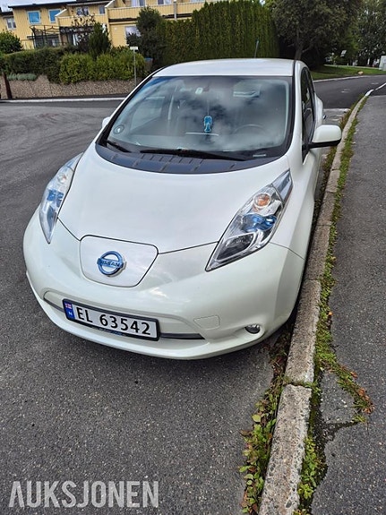 Nissan Leaf 2 of 23
