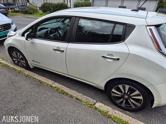 Nissan Leaf 6 of 23