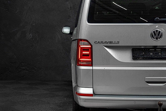 Volkswagen Caravelle 8 of 24