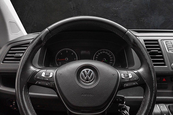 Volkswagen Caravelle 13 of 24