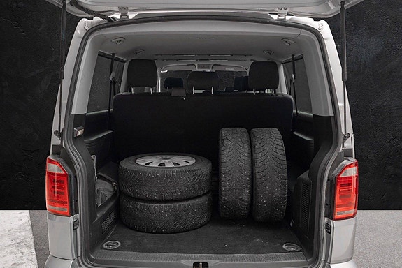 Volkswagen Caravelle 24 of 24
