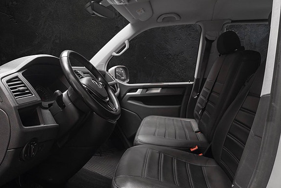 Volkswagen Caravelle 23 of 24