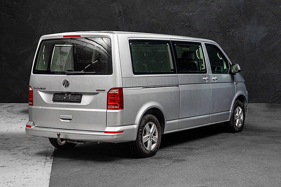Volkswagen Caravelle 5 of 24