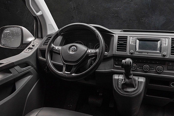 Volkswagen Caravelle 11 of 24