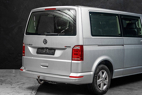 Volkswagen Caravelle 7 of 24