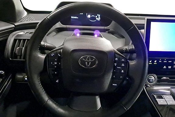 Toyota bZ4X 15 of 30