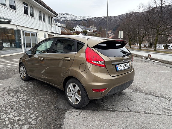 Ford Fiesta 3 of 7