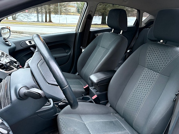Ford Fiesta 6 of 7