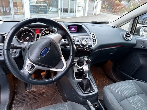 Ford Fiesta 5 of 7