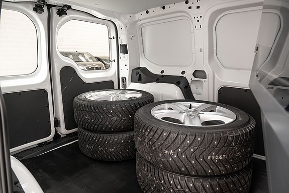 Volkswagen Caddy 18 of 21