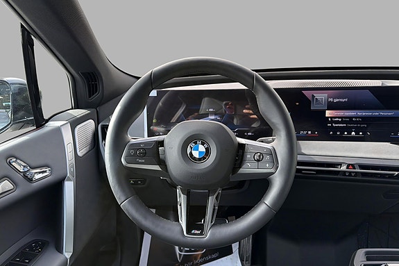 BMW iX 12 of 21