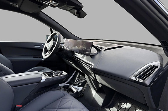 BMW iX 16 of 21