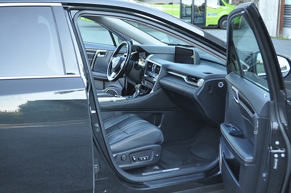 Lexus RX450h 20 of 30