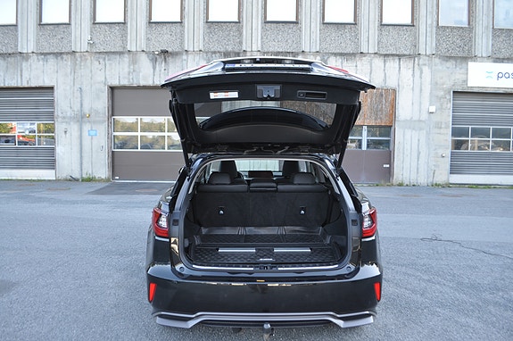 Lexus RX450h 22 of 30