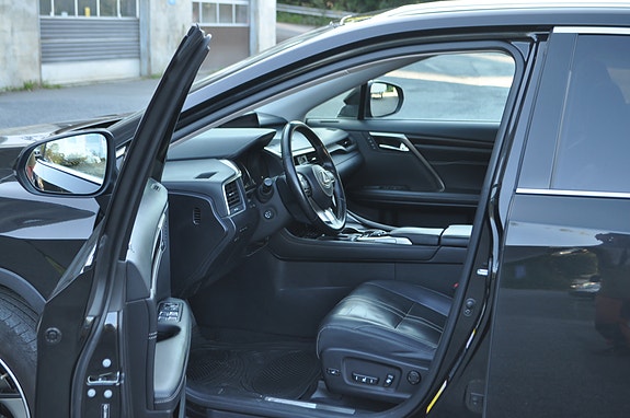 Lexus RX450h 19 of 30