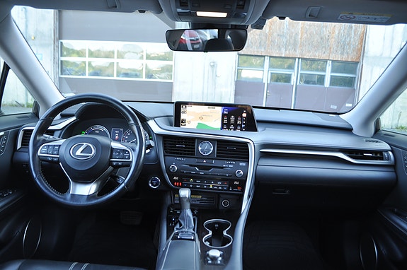 Lexus RX450h 26 of 30