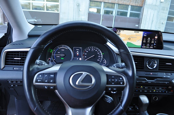 Lexus RX450h 28 of 30